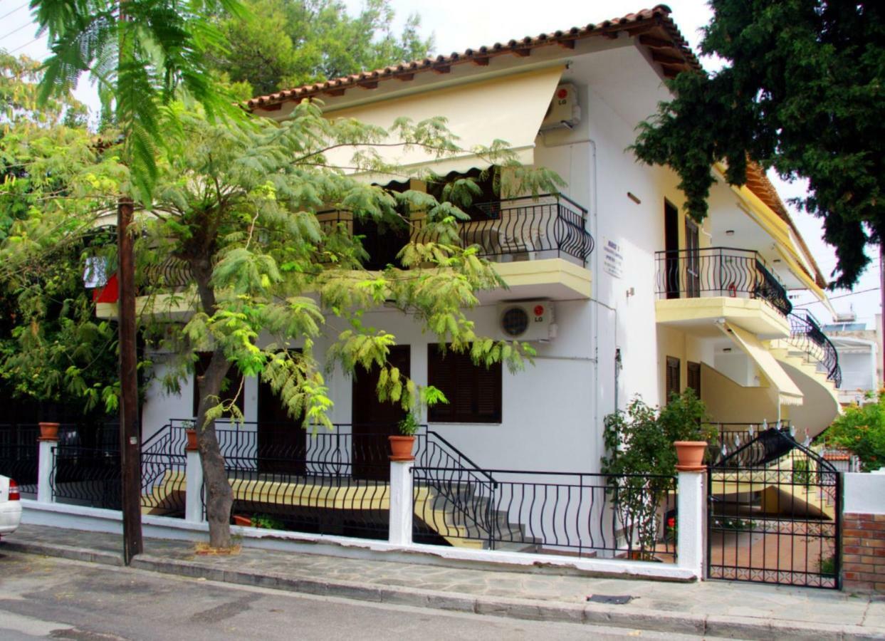 Marco'S Appartments Nea Poteidaia Bagian luar foto